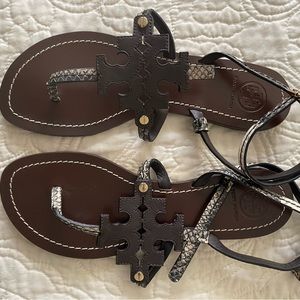 New Tory Burch Snake Print Chandler Flat Sandal 7.5 Womens